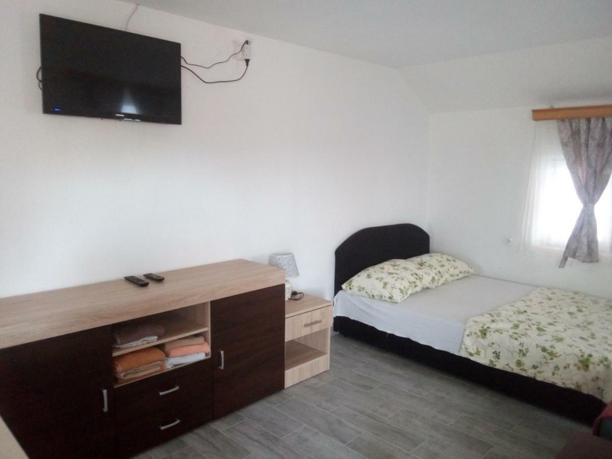 Apartmani "Babici" บันยาลูกา ภายนอก รูปภาพ